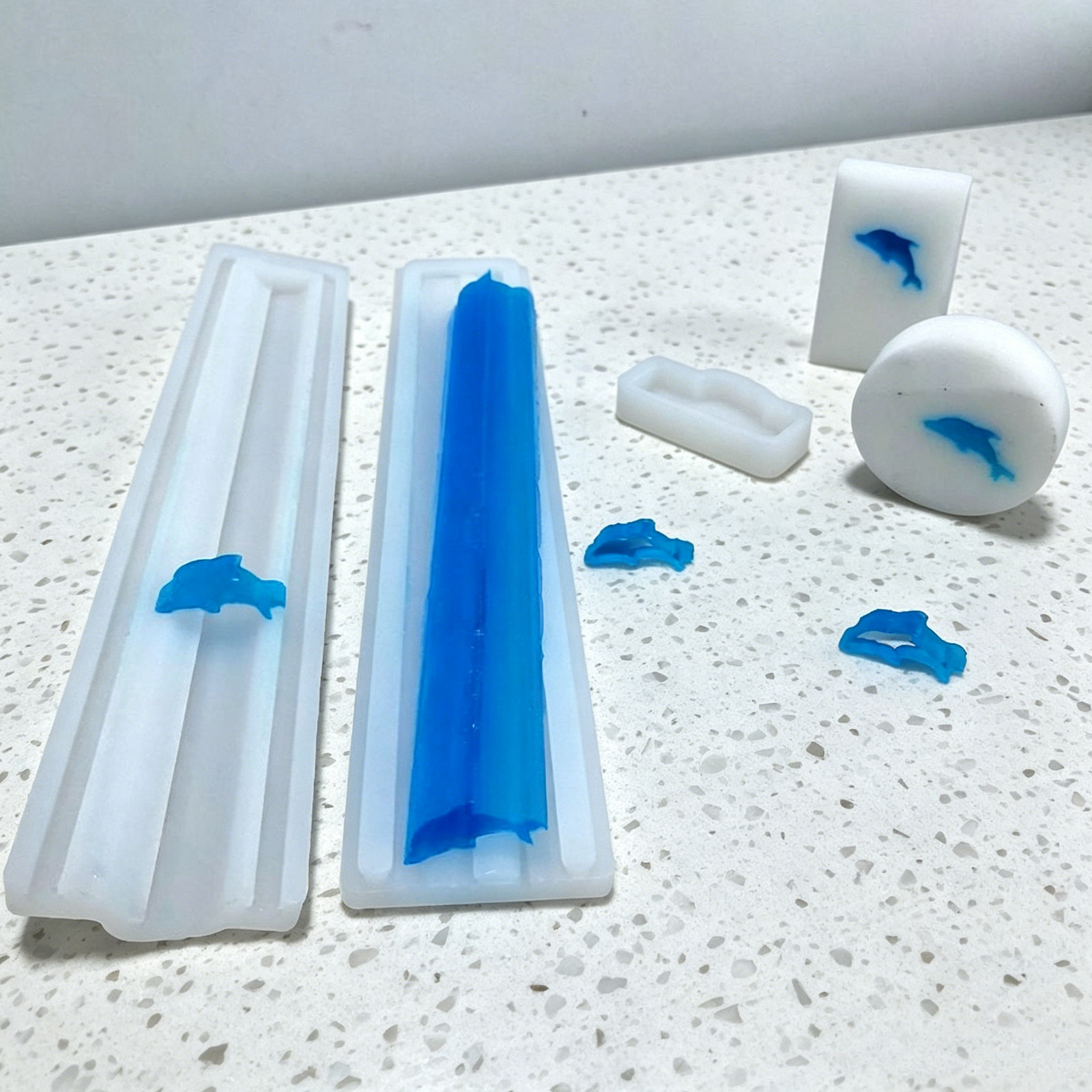 Soap Making Process - ชุดแม่พิมพ์ซิลิโคนทรงกระบอกยาว 1 ชุด สำหรับทำสบู่แบบหล่อเย็นและสบู่แบบหลอมละลาย